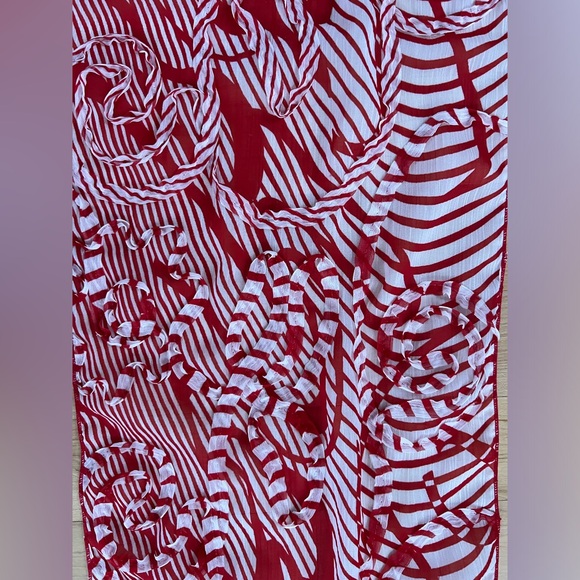 🇮🇹🎉Fun Textured Larioseta Oblong Scarf — Red & White | 9”W x 62”L - Picture 13 of 16